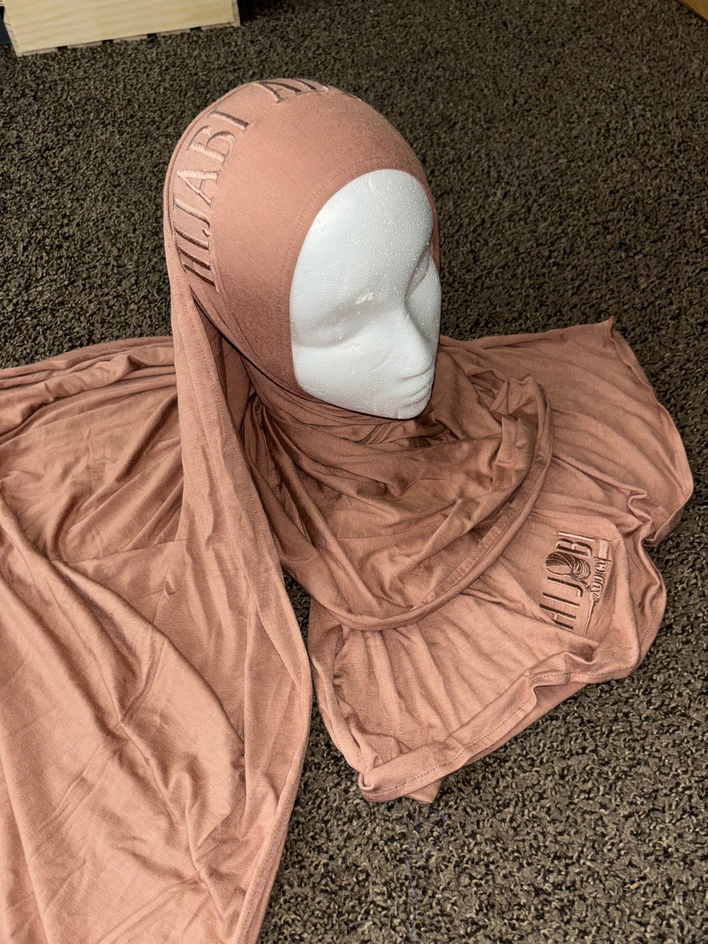 Premium Stitched Hijabs 🧕🏼