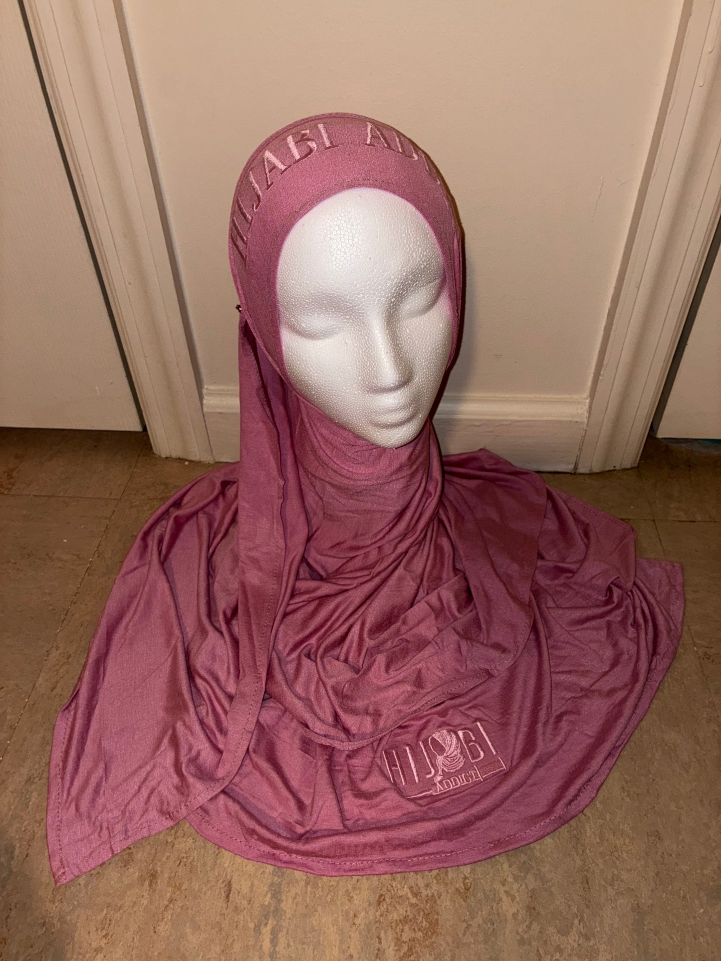 Premium Stitched Hijabs 🧕🏼