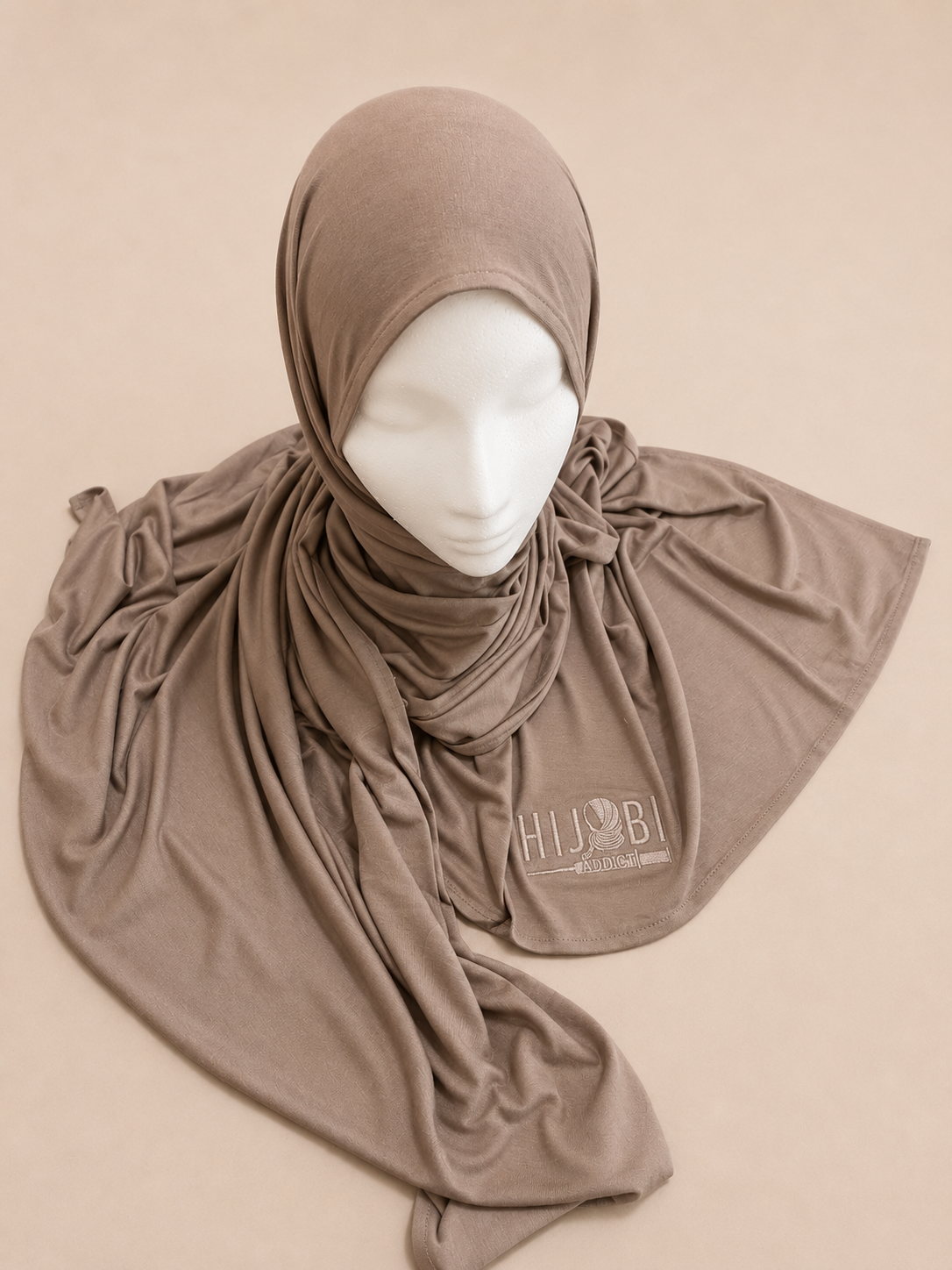 Premium Stitched Hijabs 🧕🏼