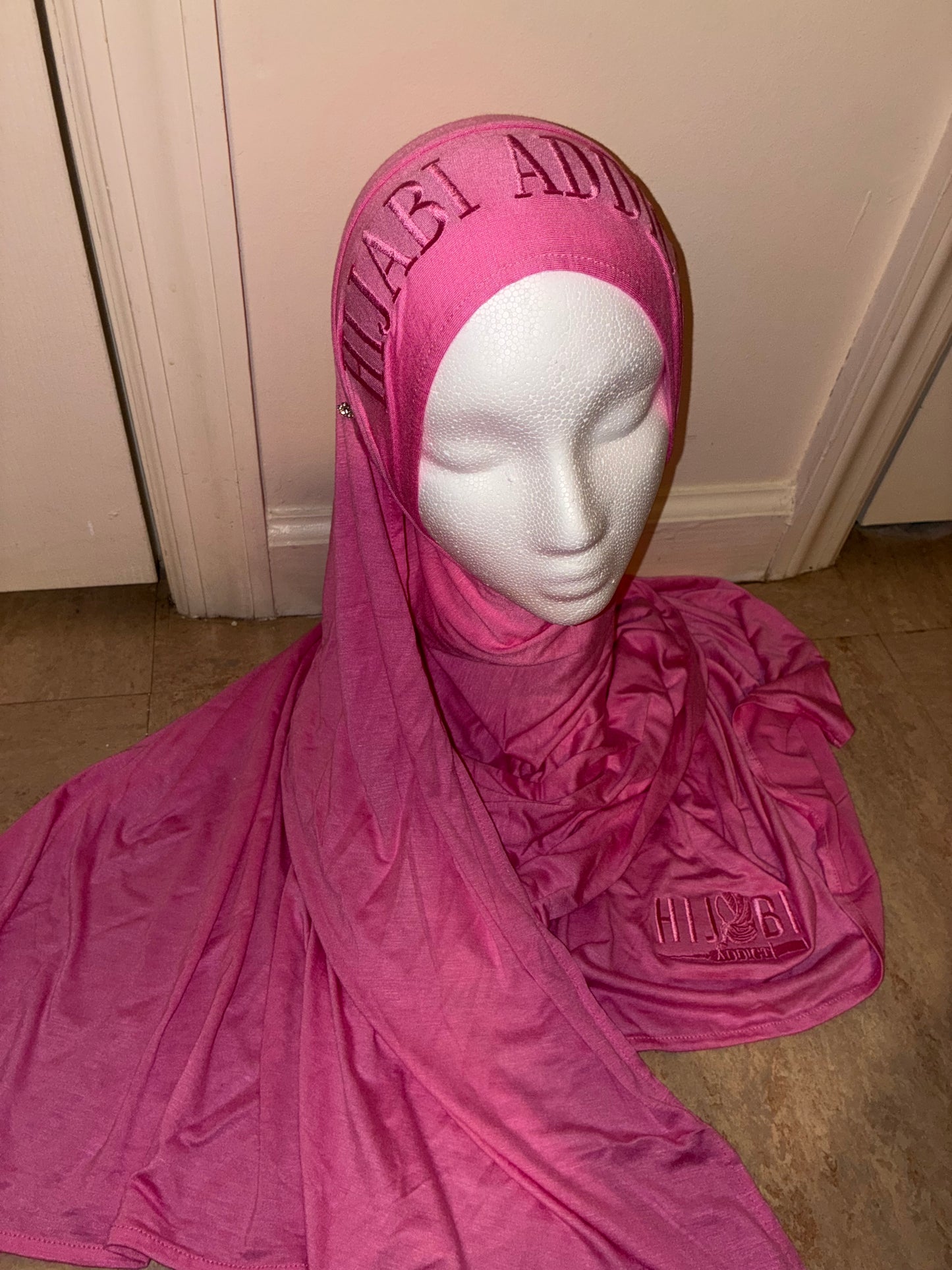 Premium Stitched Hijabs 🧕🏼