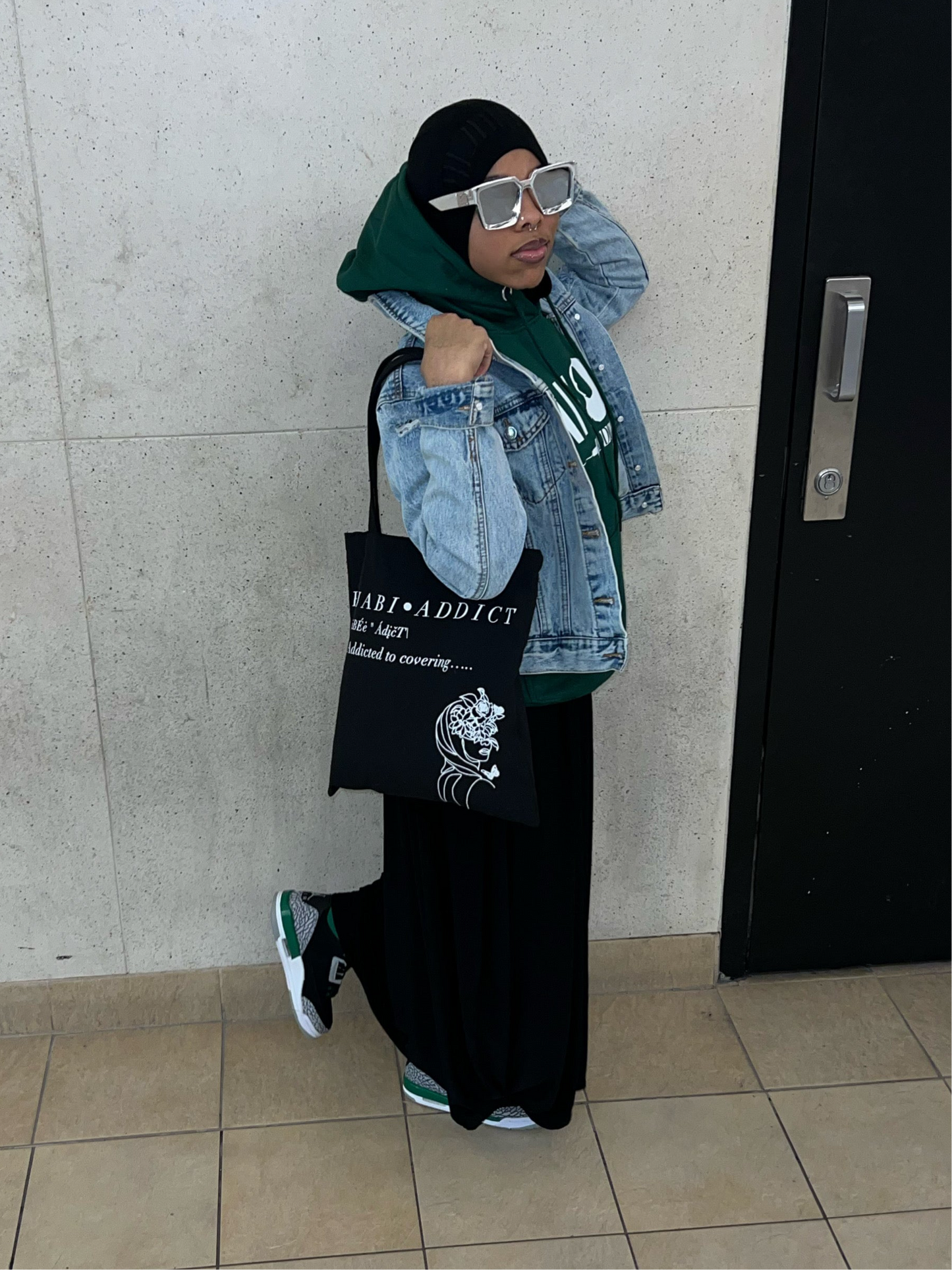HIJABI ADDICT TOTE BAGS