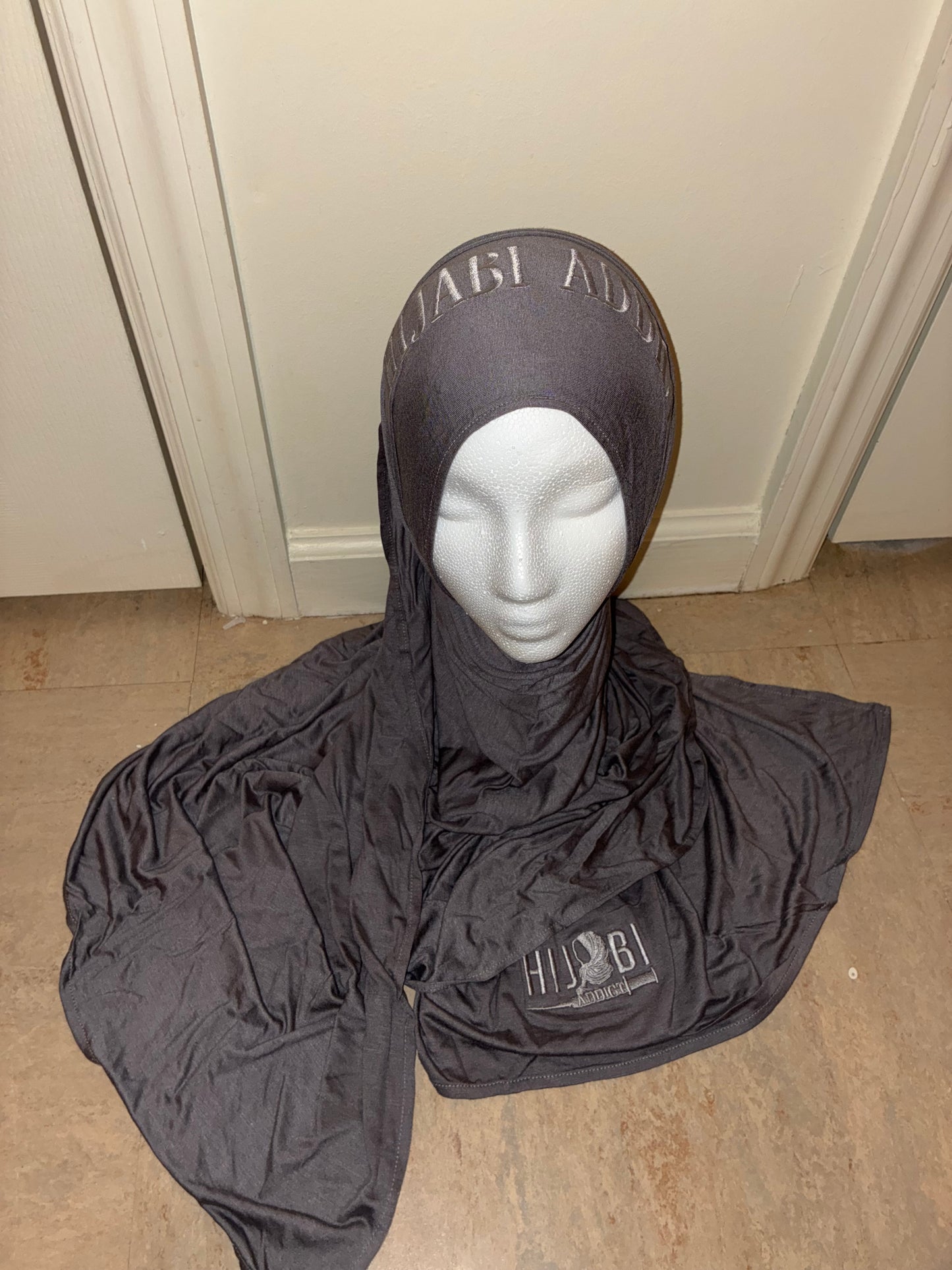 Premium Stitched Hijabs 🧕🏼