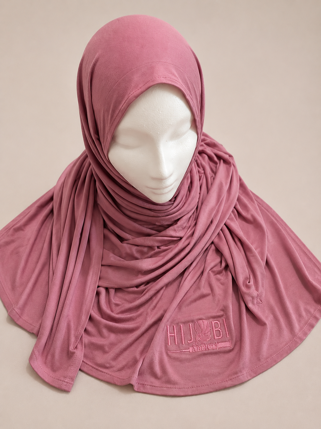 Premium Stitched Hijabs 🧕🏼