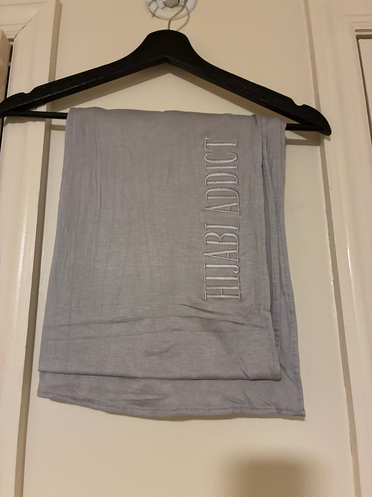 Premium Stitched Hijabs 🧕🏼