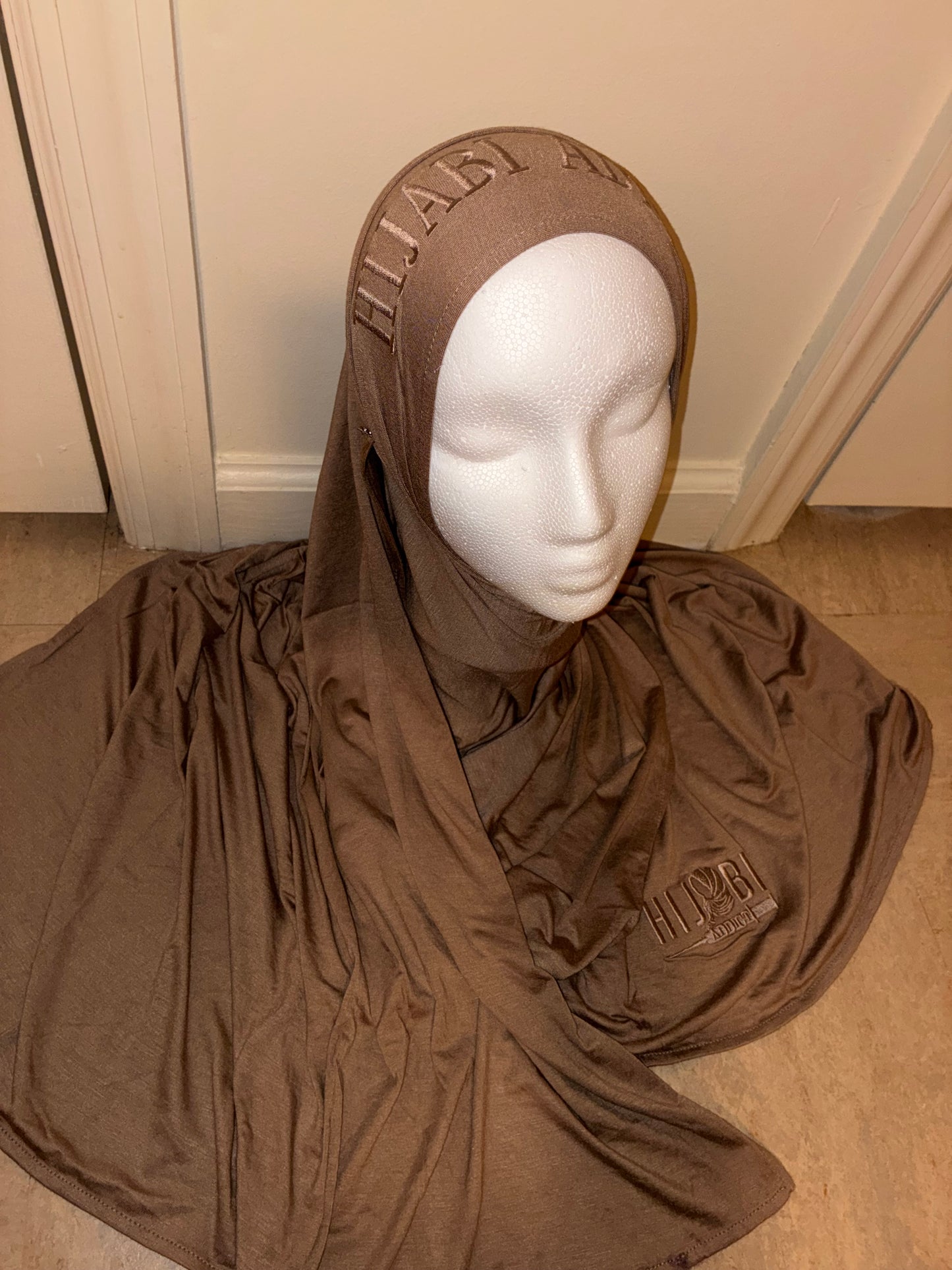 Premium Stitched Hijabs 🧕🏼