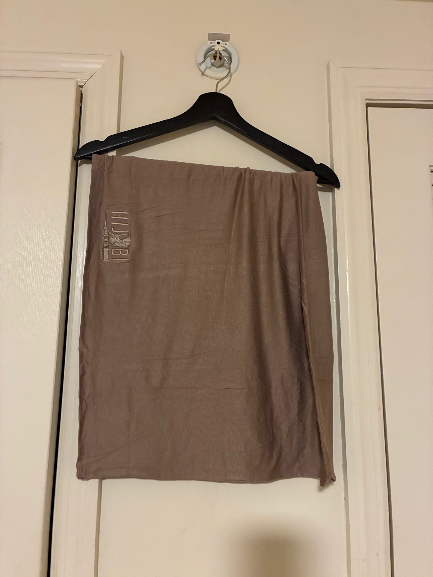 Premium Stitched Hijabs 🧕🏼