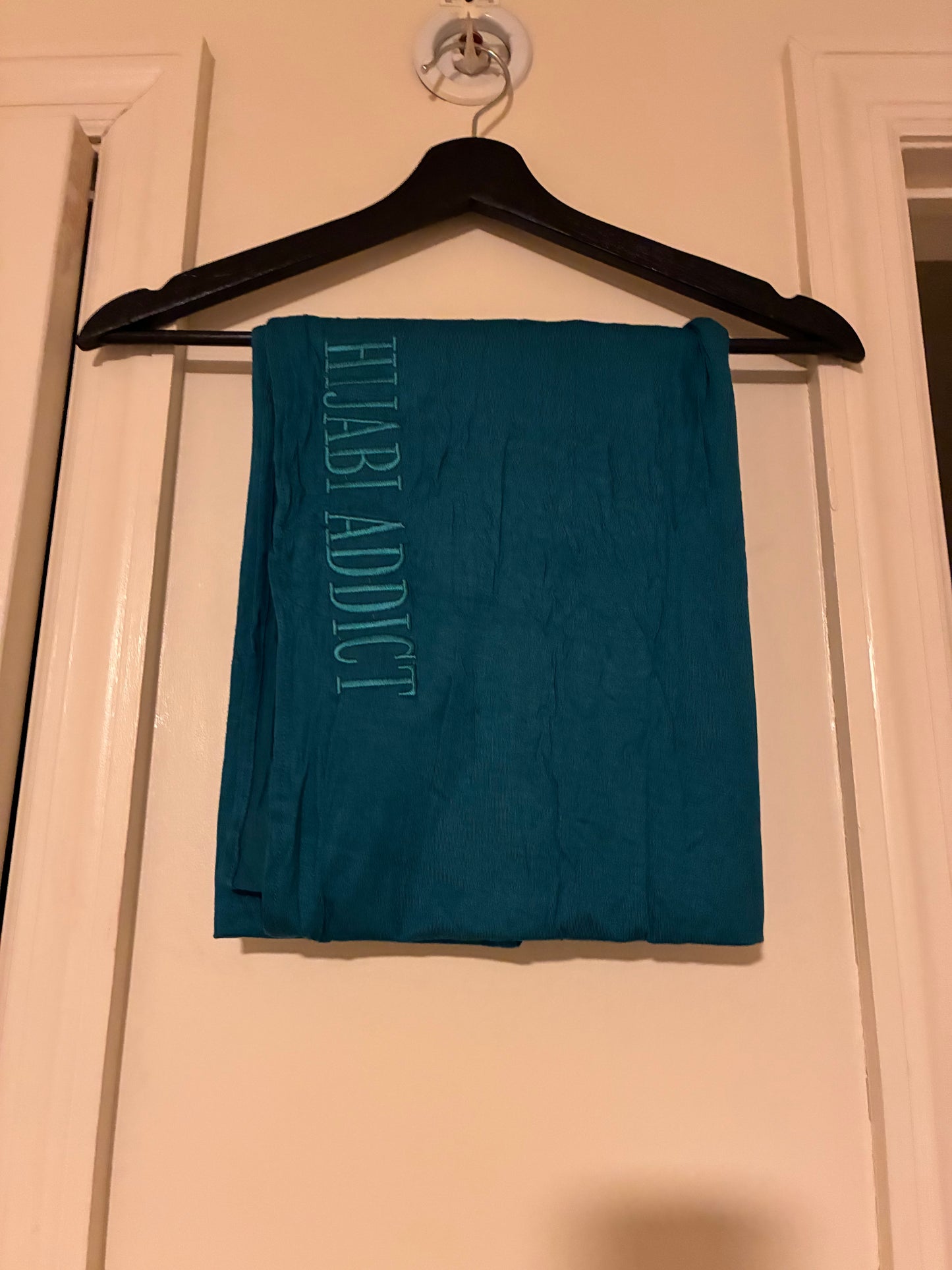 Premium Stitched Hijabs 🧕🏼