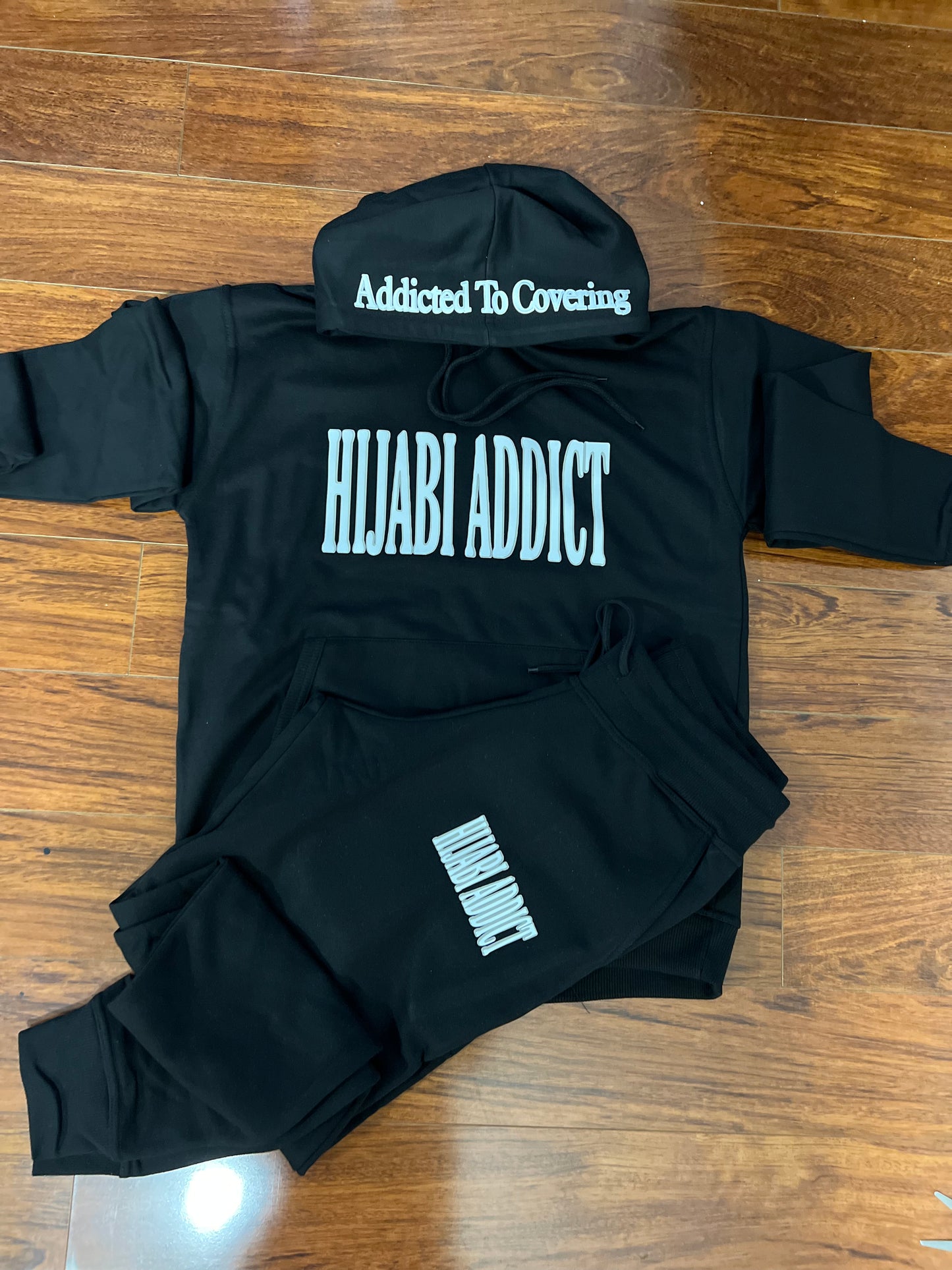 UNISEX SWEATSUIT